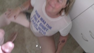 Kiwi MILF gets fucked from behind and takes a face full of piss and cum at the same time