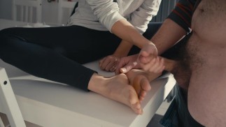 She made him cum for her just cause she  was bored